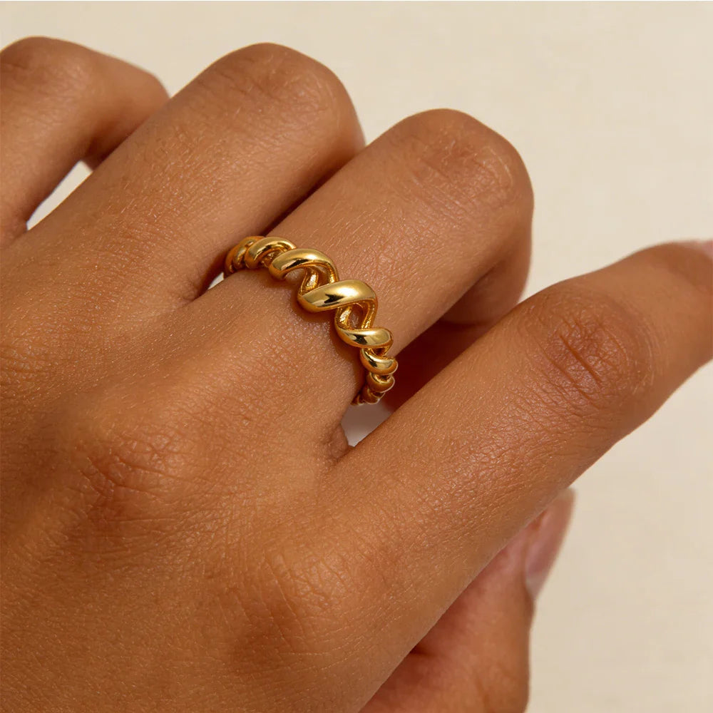 Luxury Zircon Geometric Twist Ring For Women Stainless Steel Gold Color Vintage Finger Ring 2026 Fashion Wedding Couple Jewelry