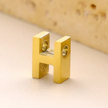 Stainless Steel Initial Heart Charm for Jewelry Silver Plated Letter Name Pendant for Women Wholesale Alphabet A-Z Jewelry Gift