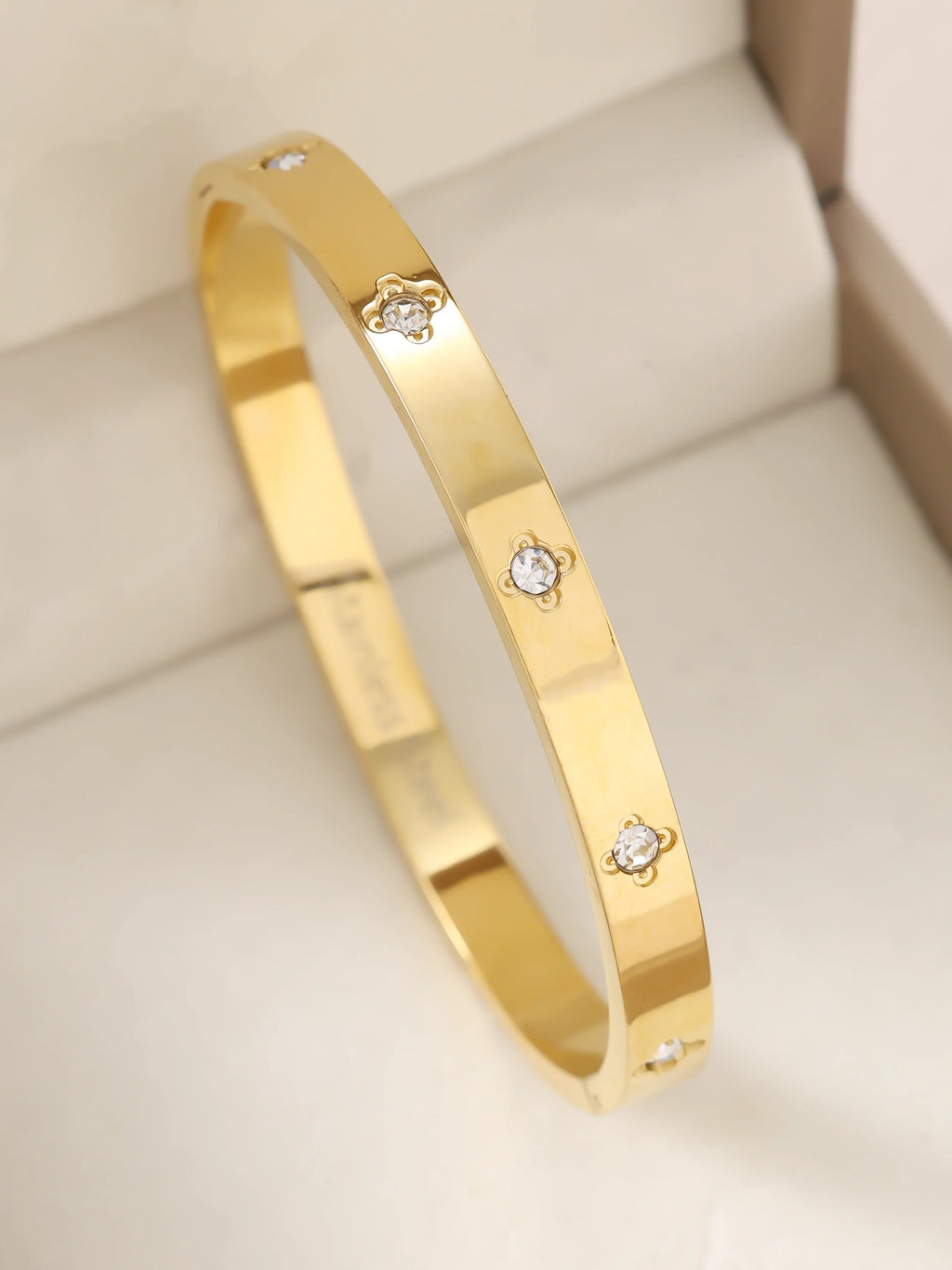 1PC 18K Gold Plated Stainless Steel Stackable Bracelet with Chain And Clover Design Fashion Accessory for Women Casual Wear