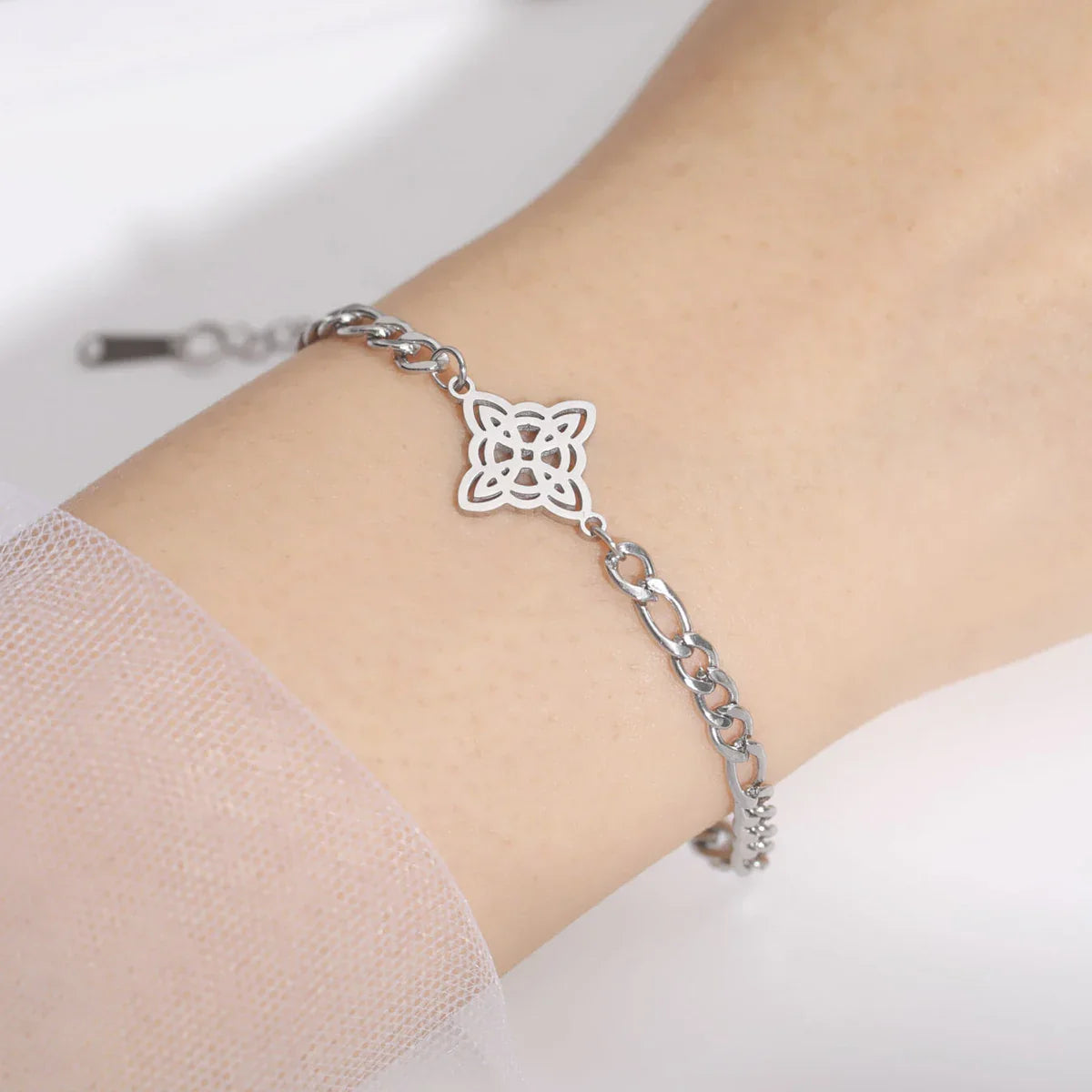 Hollow Chinese Knot Charms Bracelets Witch Knot Chain Bracelet Women Men Vintage Love Jewelry Gifts