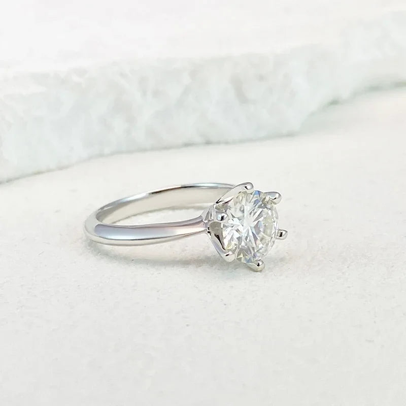 NeeTim 0.5-5ct Moissanite Ring For Women 925 Sterling Silver with White Gold Plated Lab Diamond Engagement Wedding Band Jewelry