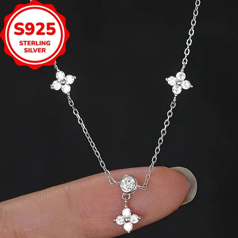 A S925 silver lucky four-leaf clover necklace, fashionable and elegant, perfect for Valentine's Day jewelry gifts