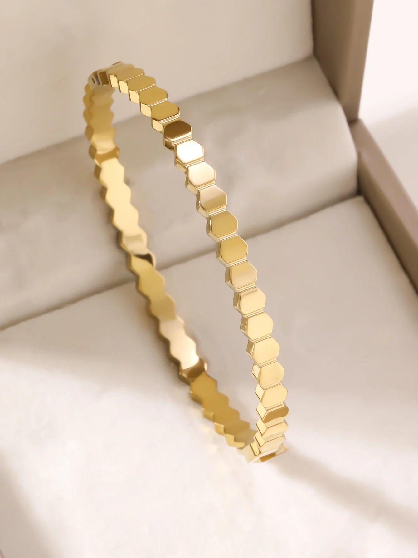 1pieces/set women's wedding jewelry party holiday Valentine's Day gift stainless steel bracelet plated with 18K gold bracelet