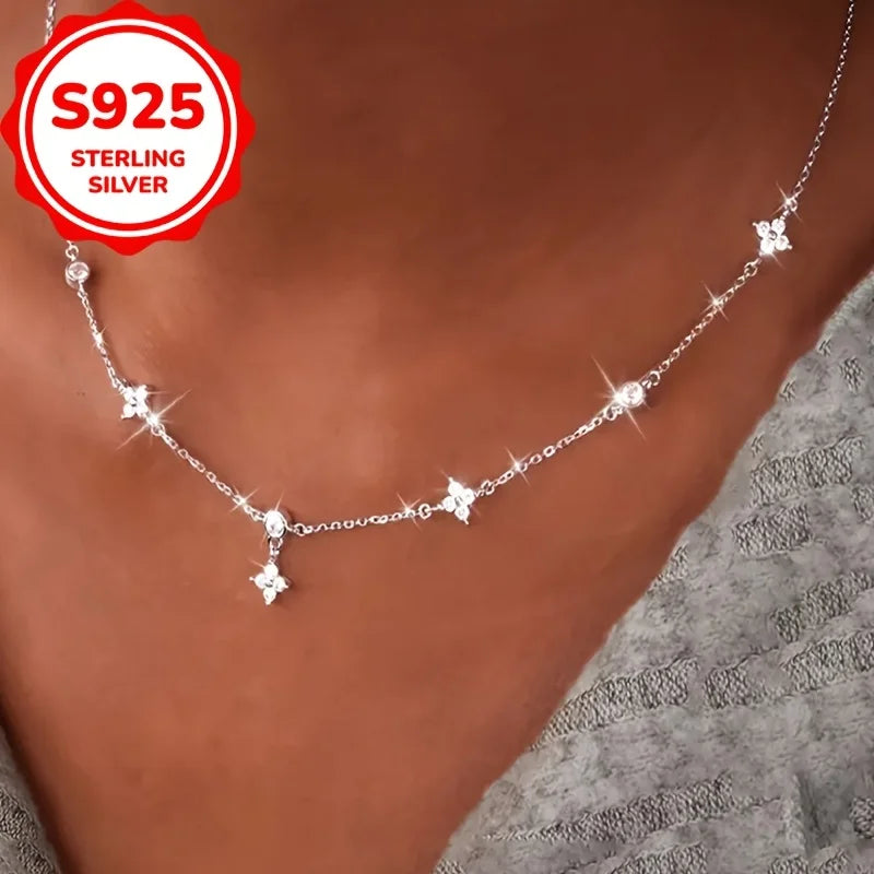 A S925 silver lucky four-leaf clover necklace, fashionable and elegant, perfect for Valentine's Day jewelry gifts