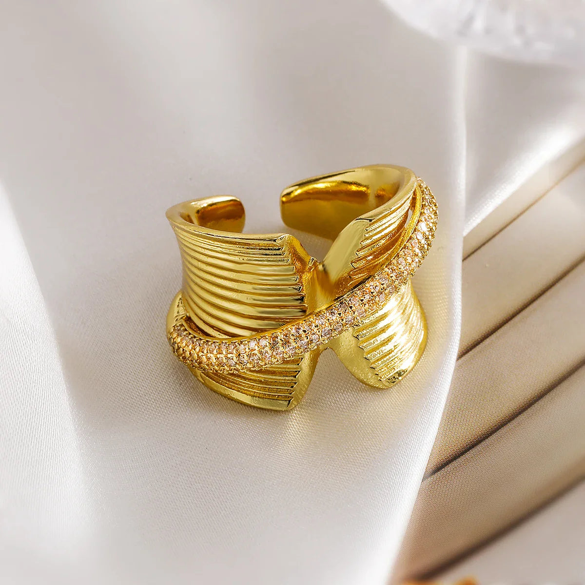 NEWBUY Luxury AAA Cubic Zirconia Inlay Copper Wedding Jewelry Gold Color Statement Geometric Shape Open Design Rings For Women