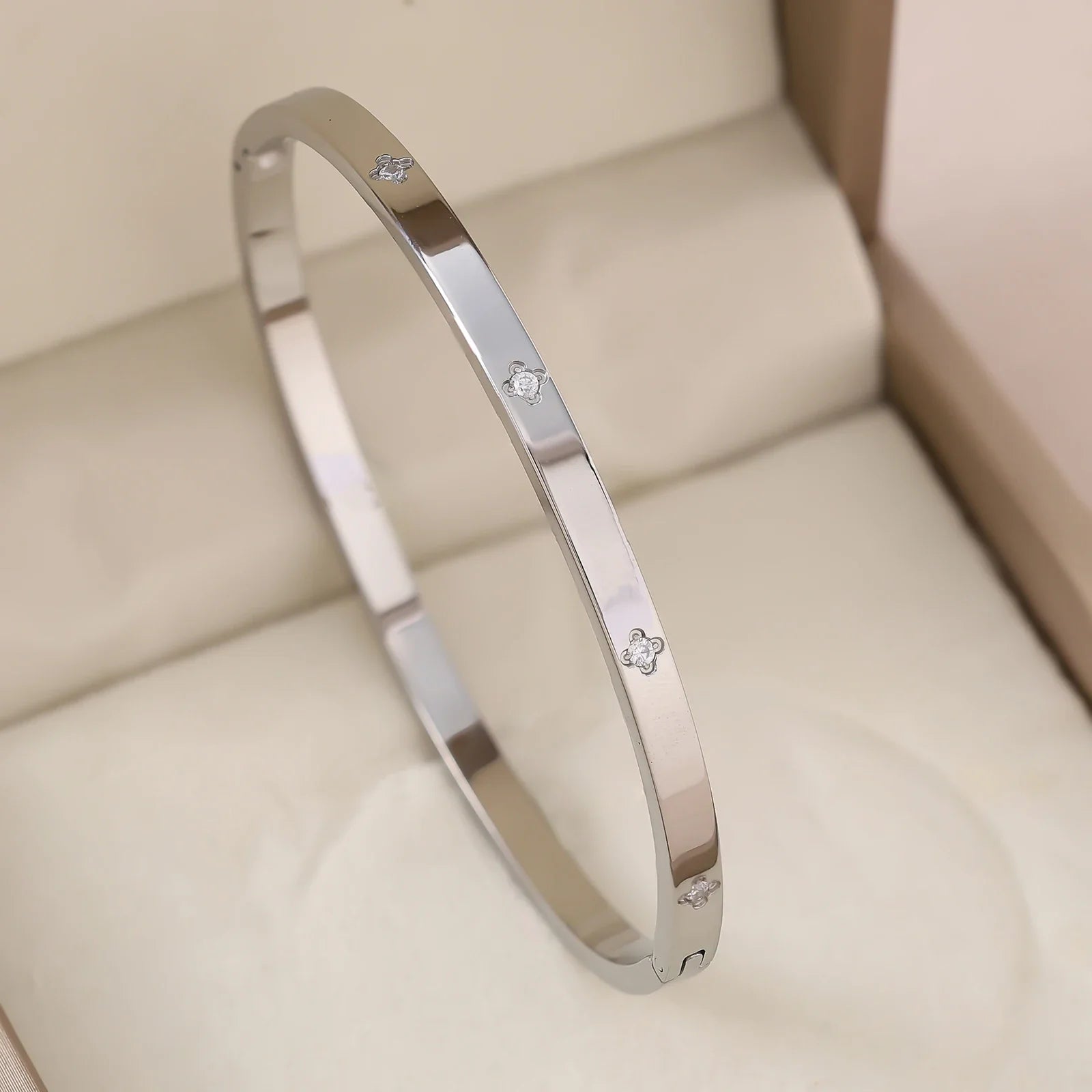 1pc 18K Gold Plated Stainless Steel Stackable Bracelet With Chain And Clover Design, Fashion Style For Women, Suitable For Casua