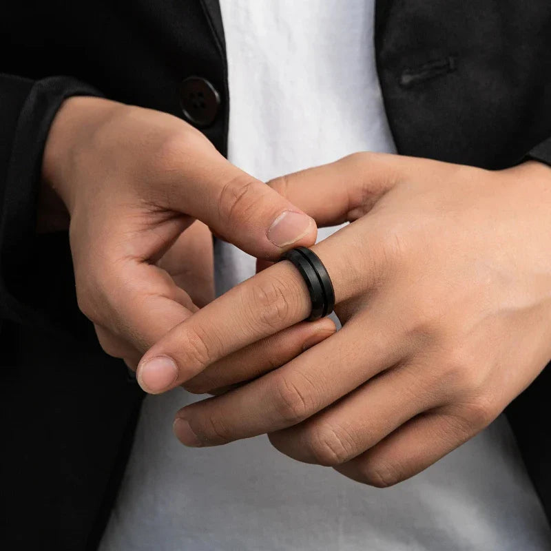 1pcs Men's Electroplated Black Ring Trendy Minimalist West Coast Hip-hop Punk Style Black Knight Ring Rotatable Design Ring