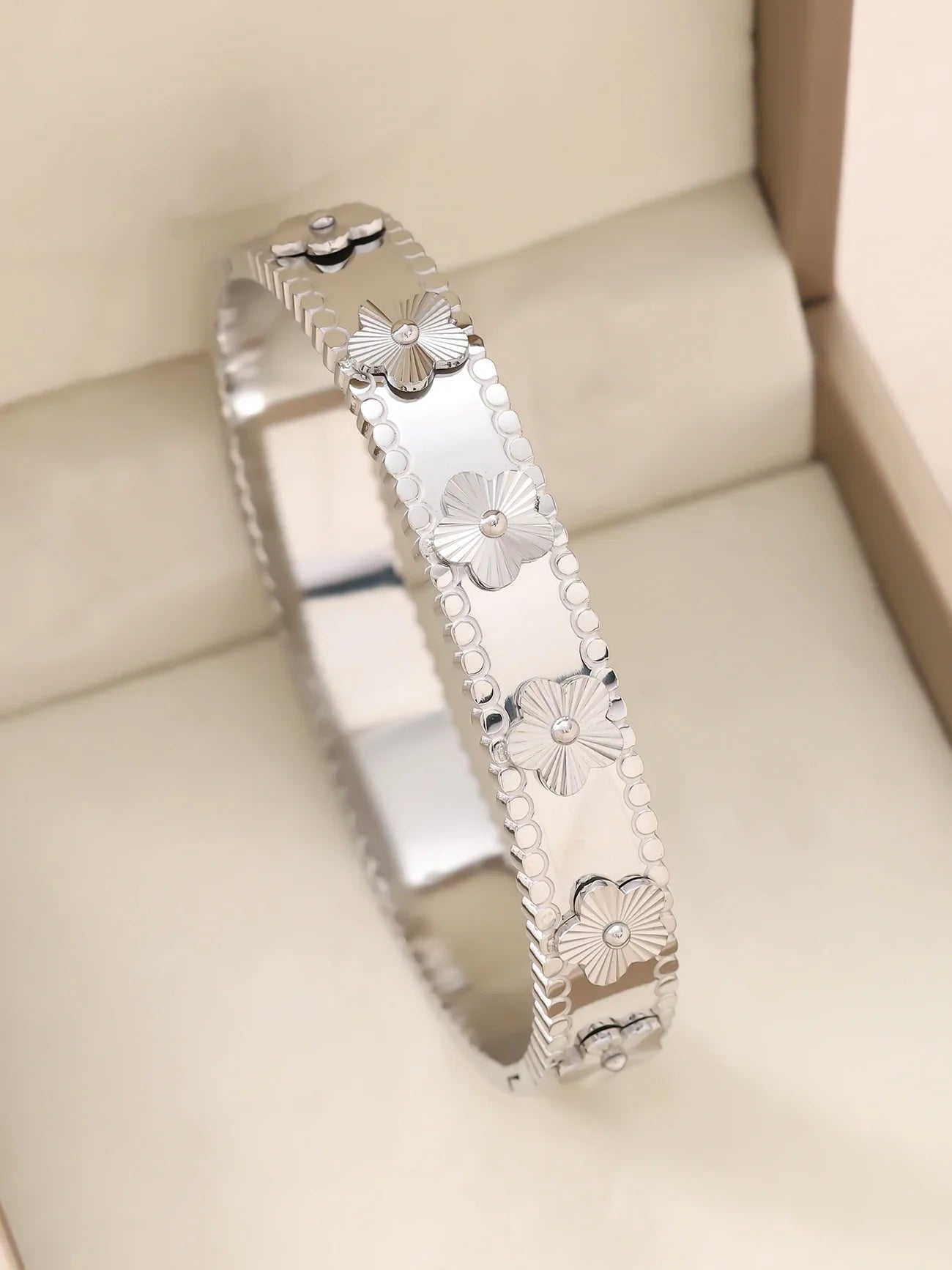 1pc 18K Gold Plated Stainless Steel Stackable Bracelet With Chain And Clover Design, Fashion Style For Women, Suitable For Casua