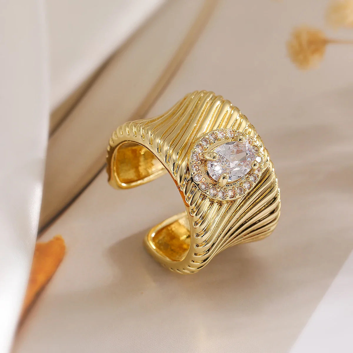 NEWBUY Luxury AAA Cubic Zirconia Inlay Copper Wedding Jewelry Gold Color Statement Geometric Shape Open Design Rings For Women