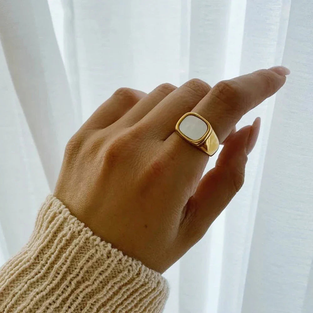 Vintage Chunky Square Shell Rings for Women White Gold Color Ladies Large Ring Party Jewelry Accessories Gift Outlet