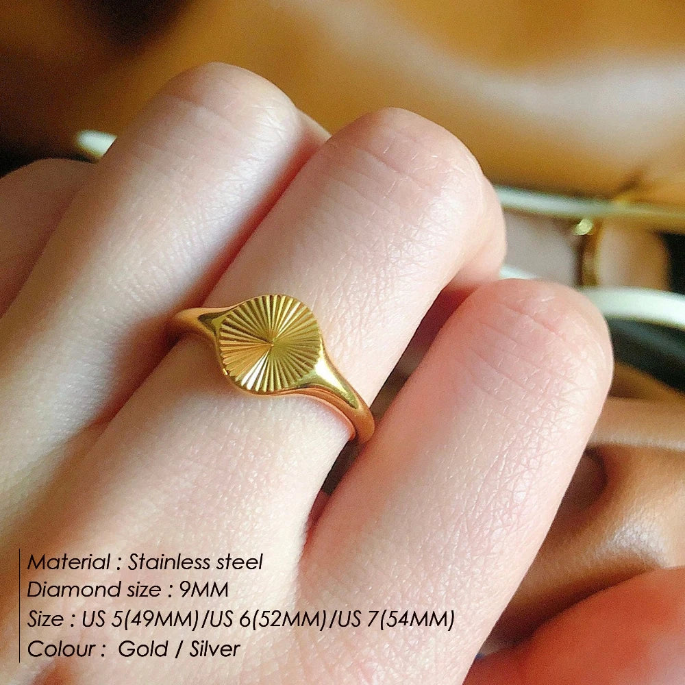 High Quality Wave Rings for Women Minimalist Dainty Rays Texture Circle Ring Stainless Steel Signet Chunky Dome Ring Jewelry