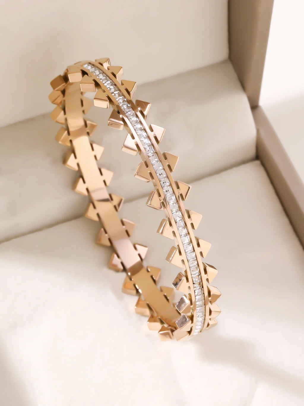 1pieces/set women's wedding jewelry party holiday Valentine's Day gift stainless steel bracelet plated with 18K gold bracelet