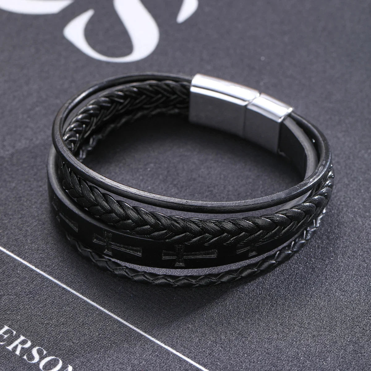 Fashion Cross Leather Rope Bracelet for Men Vintage Woven Leather Bracelet Punk Metal Magnet Buckle Personality Bracelet Jewelry