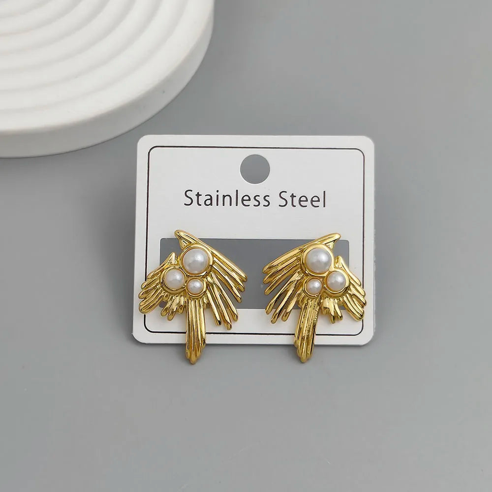 Creative heavy metal pearl shell stainless steel earrings, waterproof and rusty-free women's earrings, party jewelry
