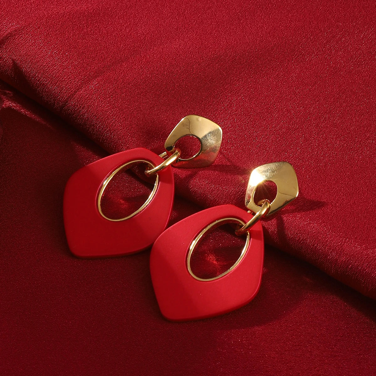 Red Color Women Dangle Earrings Geometric Pendants Gold Color Metal Hook Earrings Long Hang Earrings pendientes fashion jewelry