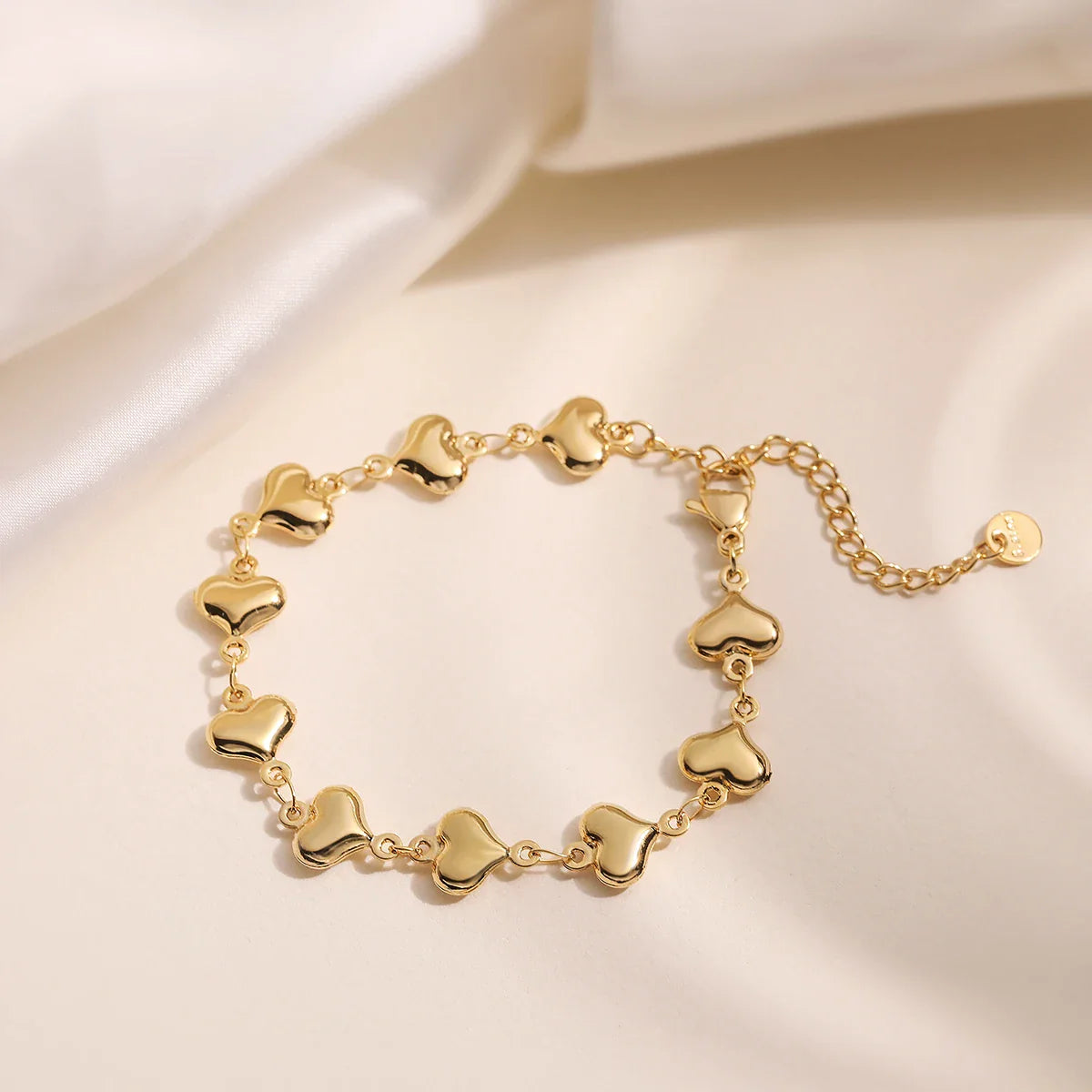 NEWBUY Wholesale Non-Fading Gold Color 316L Stainless Steel Heart Charm Bracelet For Women Casual Daily Jewelry