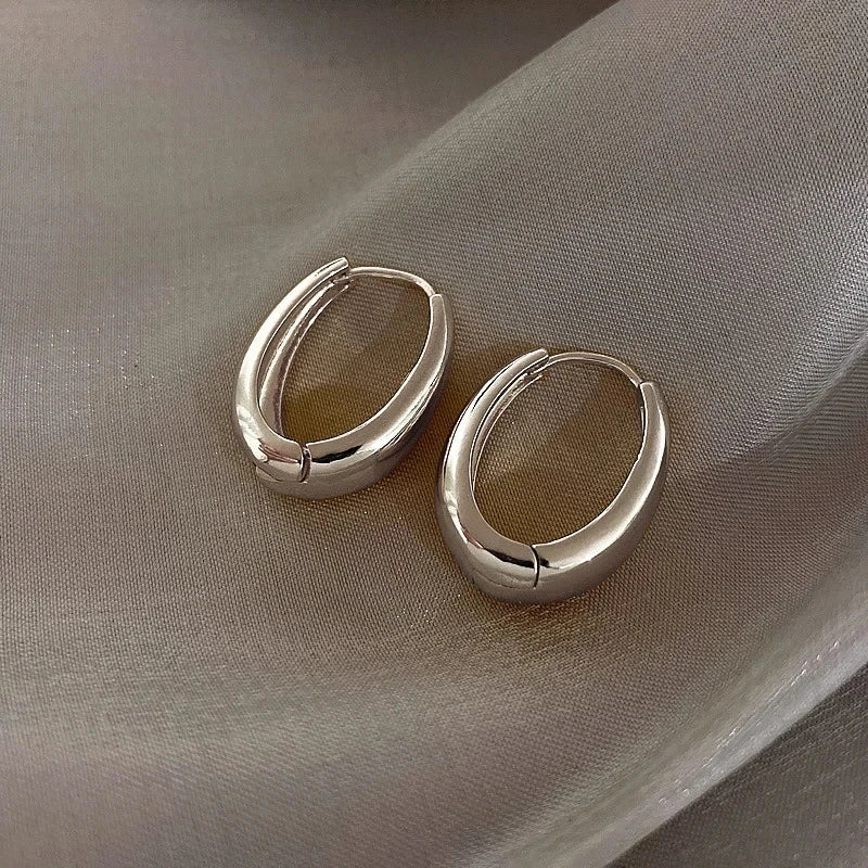 Irregular Wavy Pleated Earrings for Women Retro Trendy Copper Metal Earrings Design Simple Temperament Senior Fashion Jewelry