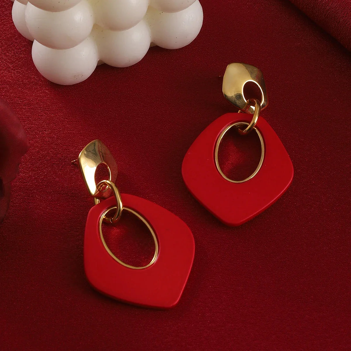 Red Color Women Dangle Earrings Geometric Pendants Gold Color Metal Hook Earrings Long Hang Earrings pendientes fashion jewelry