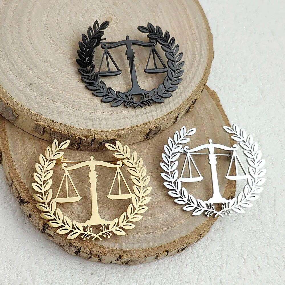 Original fair and justice balance hollow stainless steel gold-plated 18K brooch, suit lapel pin, waterproof formal fittings