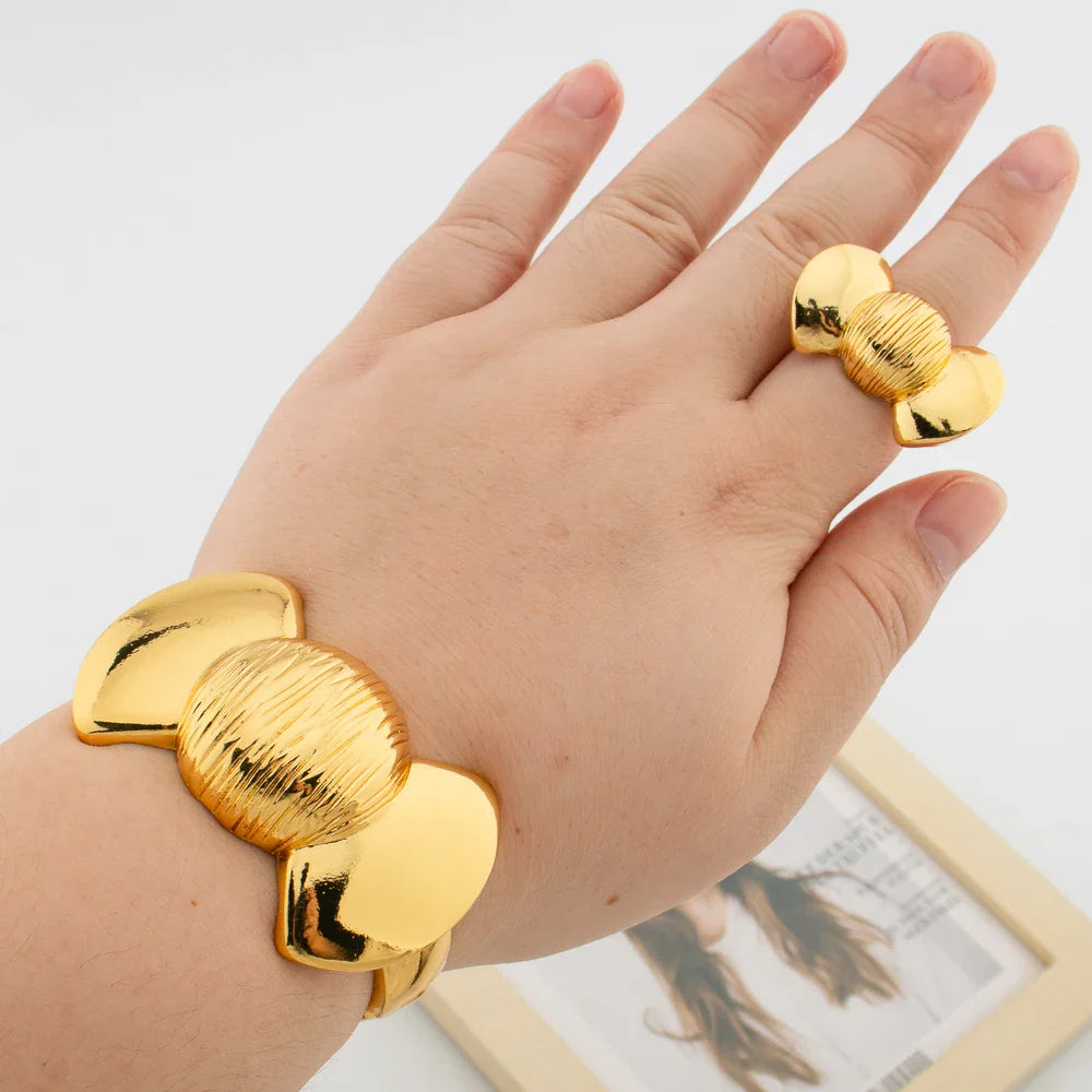 Gold Color Bangle with Ring Set Ladies Elegant Lovely Bow Design Hand Bracelet and Finger Ring Weddings Bride Bangle Jewelry Set