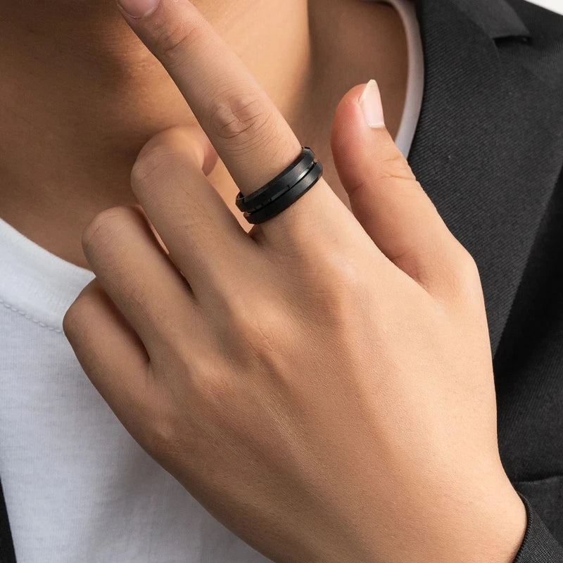 1pcs Men's Electroplated Black Ring Trendy Minimalist West Coast Hip-hop Punk Style Black Knight Ring Rotatable Design Ring