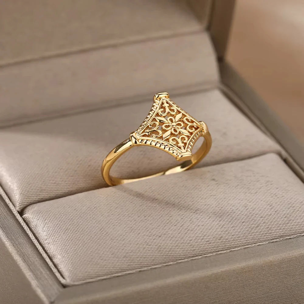 Vintage Hollow Flower Rings For Women Men Stainless Steel Gold Color Ring Aesthetic Wedding Couple Rings Boho Jewelry Gift