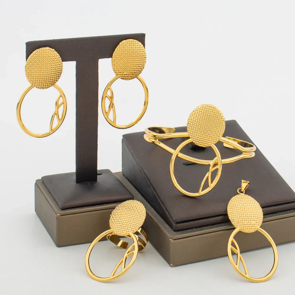 Luxury Earrings with Ring Jewelry Set for Party 18k Gold Color Clip Earrings and Finger Ring 2Pcs Set for Weddings Bridal Gifts