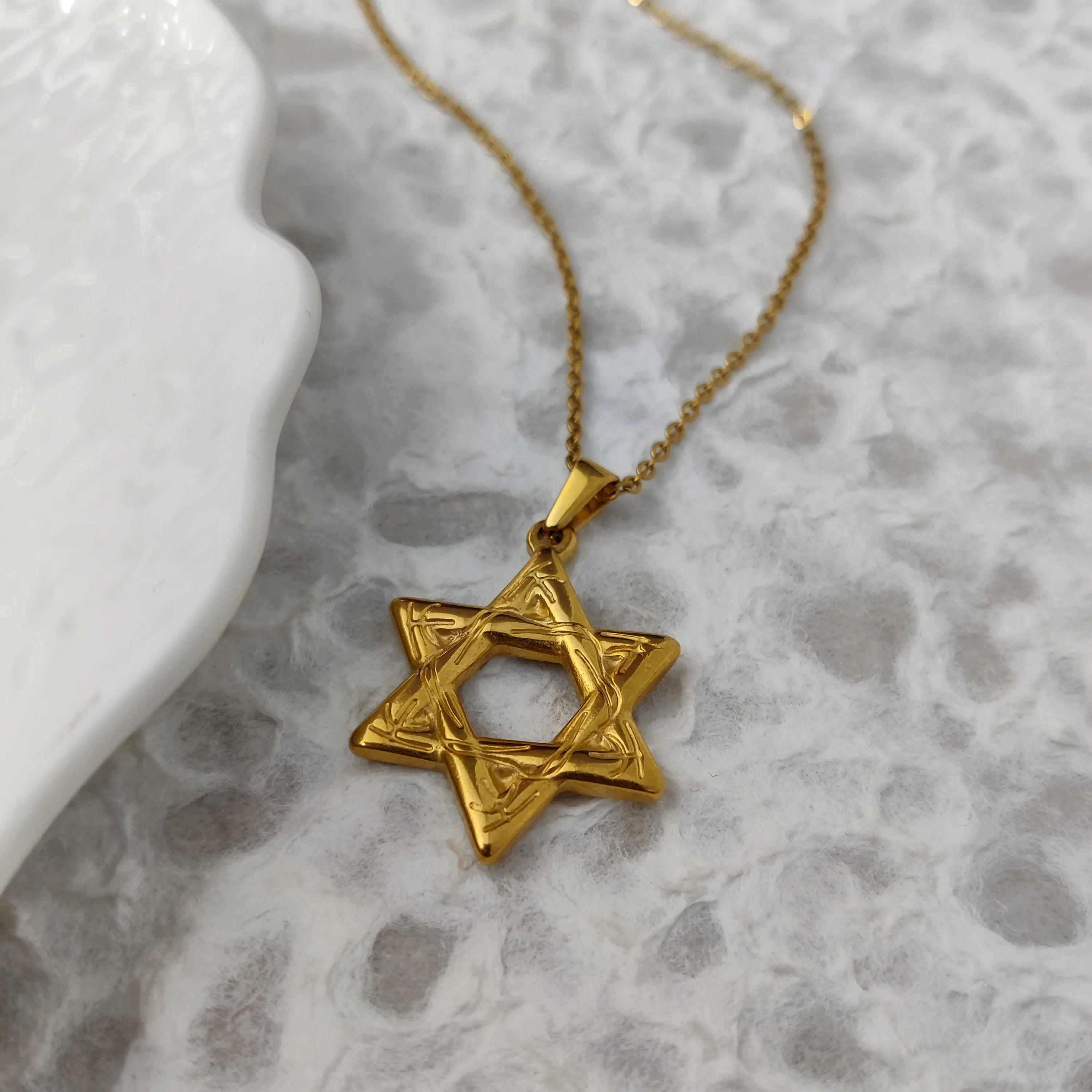 Stylish 18K Gold Plated Star of David Necklace in Stainless Steel - Religious Hexagram for Men & Women, Gift Option