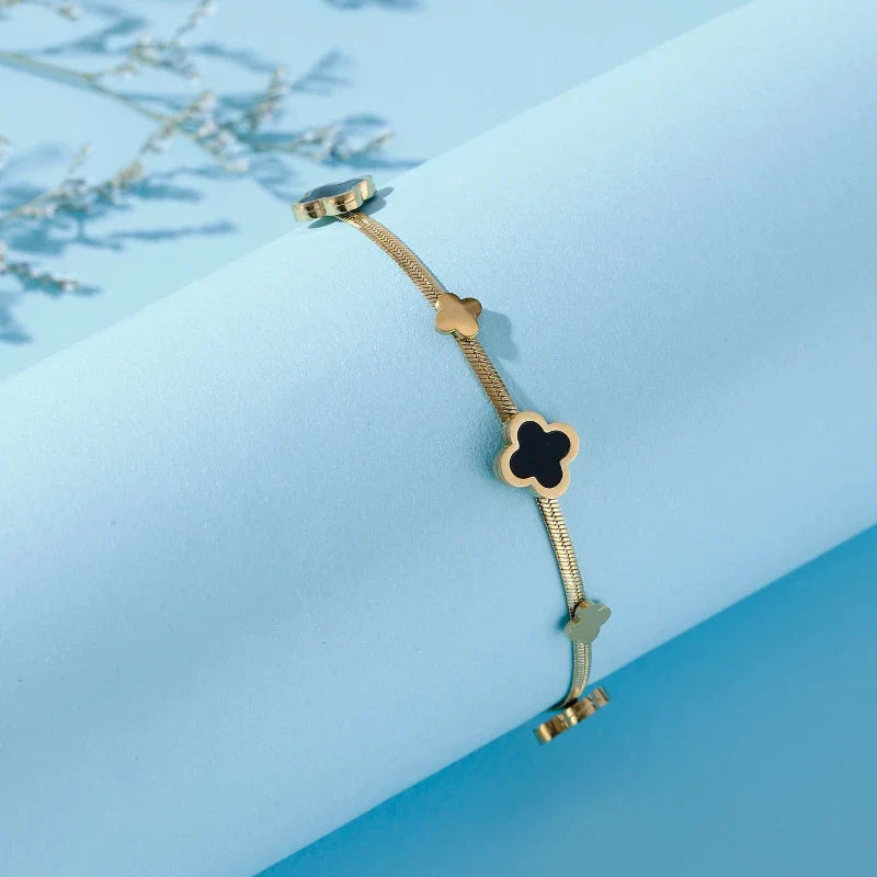 Europe And The United States Trend Fashion Simple Leaf Bracelet Women's Black Clover Bracelet Versatile Jewelry