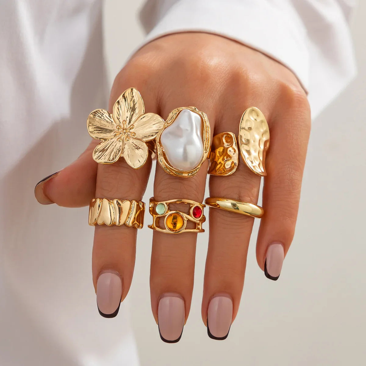 6pcs/Set Vintage Metal Flower Ring Set for Women Punk Elegant Baroque Faux Pearl Knuckle Rings Daily Wear Party Holiday Gifts