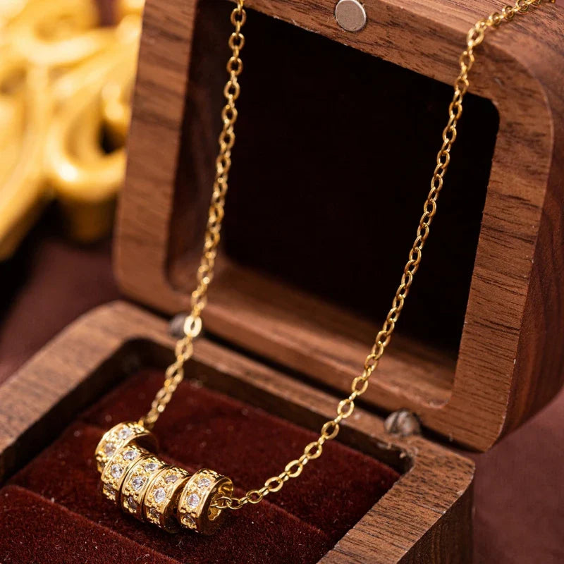 1pcs Gold Five Round Perforated Pendant Necklace Women's Trendy Minimalist Jewelry Versatile Adjustable Necklace Pendant