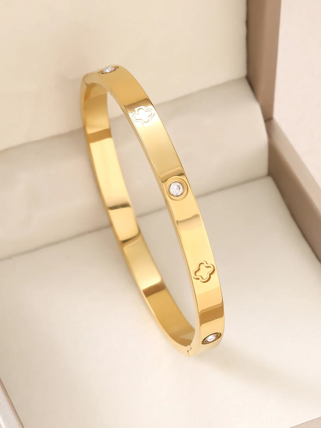 Fashionable Women's 18K Gold-Plated Stainless Steel Stackable Bracelet Never Fading Gold-Plated Stainless Steel Jewelry Accessor