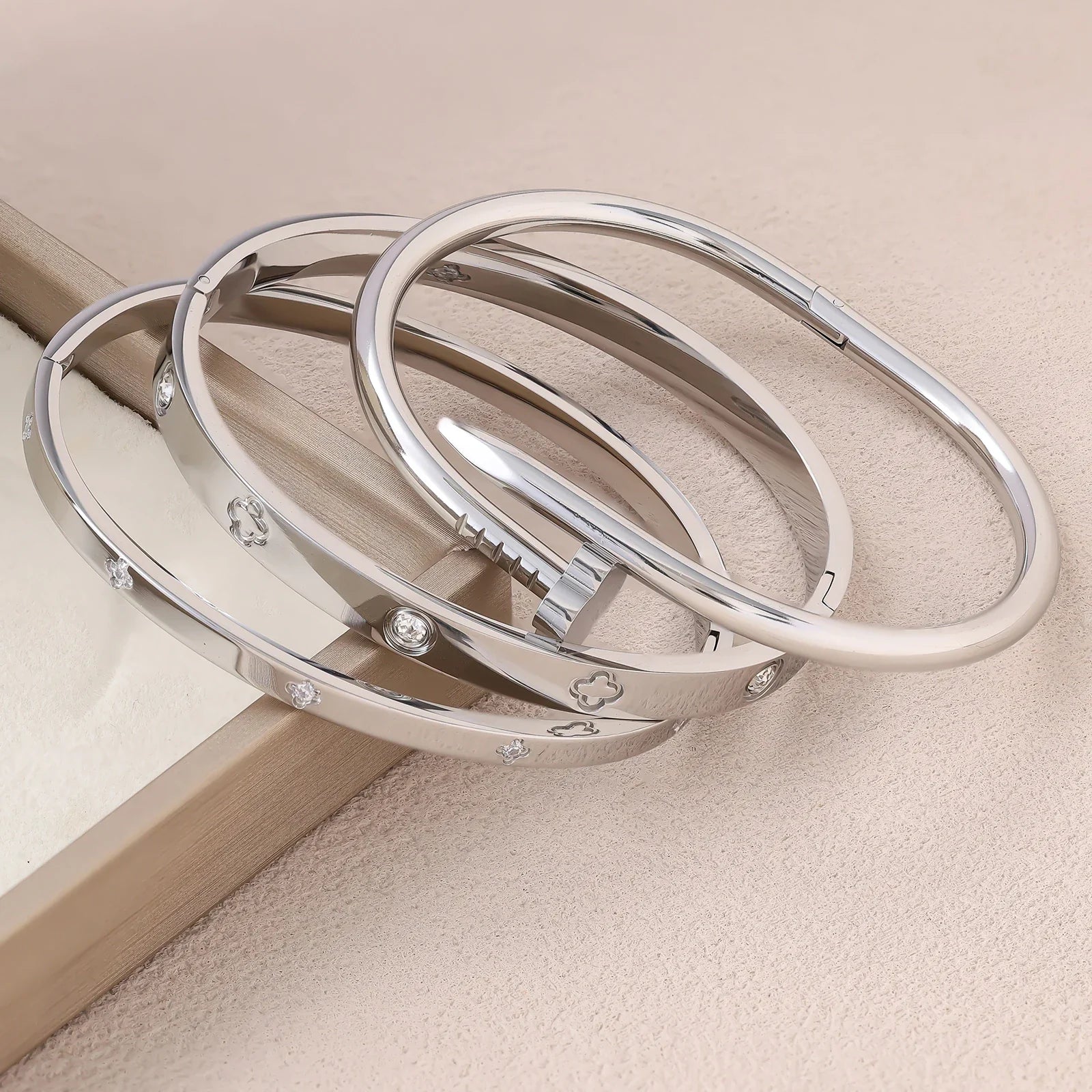1pc 18K Gold Plated Stainless Steel Stackable Bracelet With Chain And Clover Design, Fashion Style For Women, Suitable For Casua