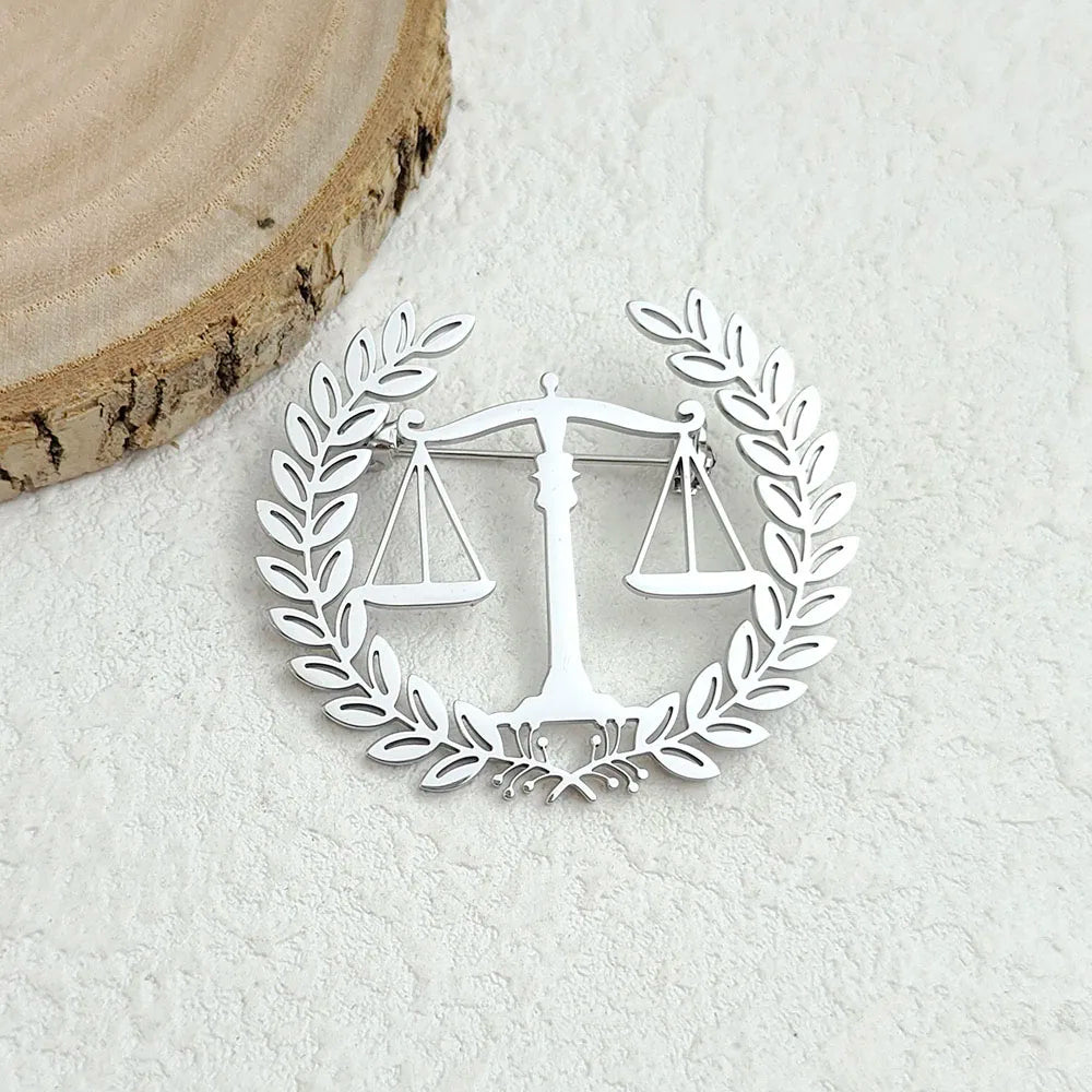 Original fair and justice balance hollow stainless steel gold-plated 18K brooch, suit lapel pin, waterproof formal fittings