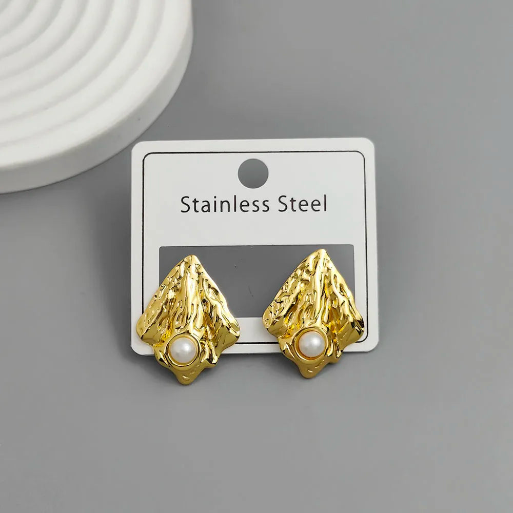 Creative heavy metal pearl shell stainless steel earrings, waterproof and rusty-free women's earrings, party jewelry