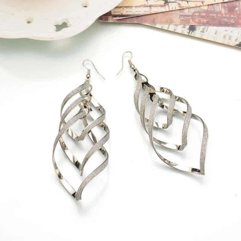 Floating Earrings Valentine's Day Love Pendant Earrings Elegant Long Women's Floating Hook Earrings Exaggerated Metal Pendant