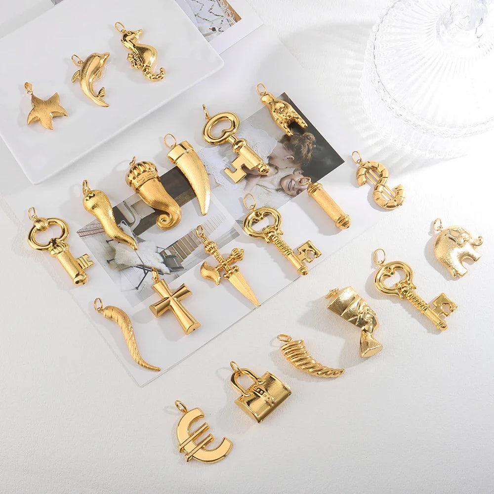 Hot Selling Pendant Africa Map Pendant Necklace Women Men Gold Plated Wholesale Fashion Stackable Jewelry Daily Wear Party Gift